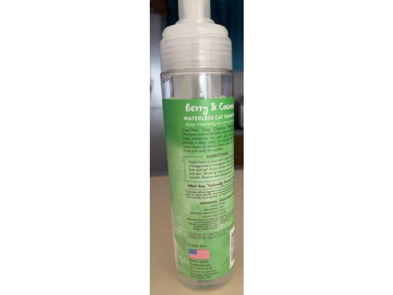 Tropiclean Waterless Cat Shampoo, Berry & Coconut, 7.4 fl oz/220 mL
