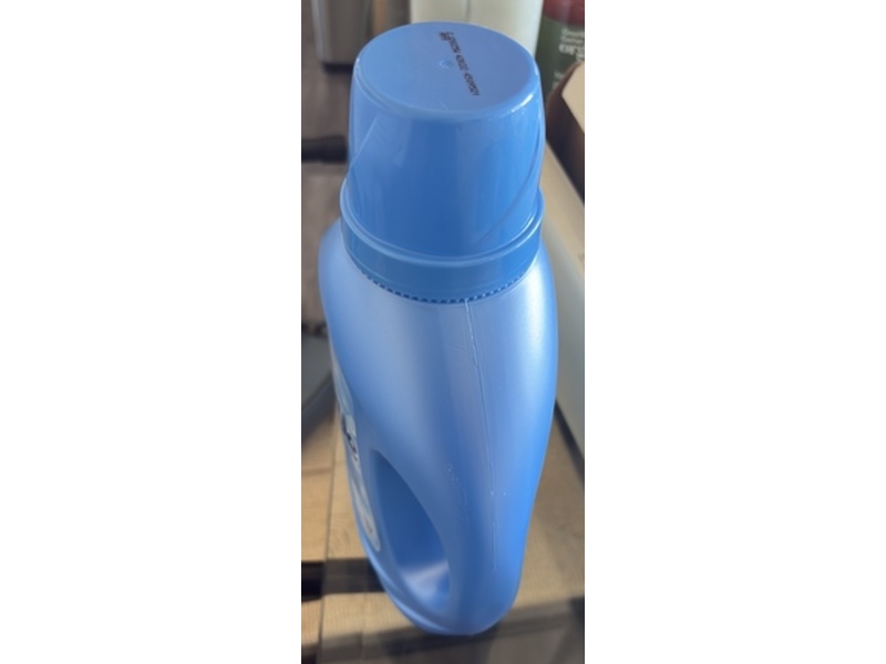 Snuggle Blue Sparkle Fabric Conditioner, Cuddle-Up Fresh, 110 Loads, 74.8 fl oz/2.21 L