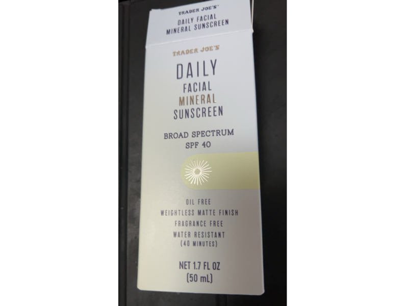 Trader Joe's Daily Facial Mineral Sunscreen, SPF 40, 1.7 fl oz/50 mL