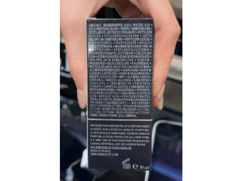 Giorgio Armani Designer Glow Radiant Revitalizing Foundation, SPF 15/PA+++, 4, 1 fl oz/30 mL