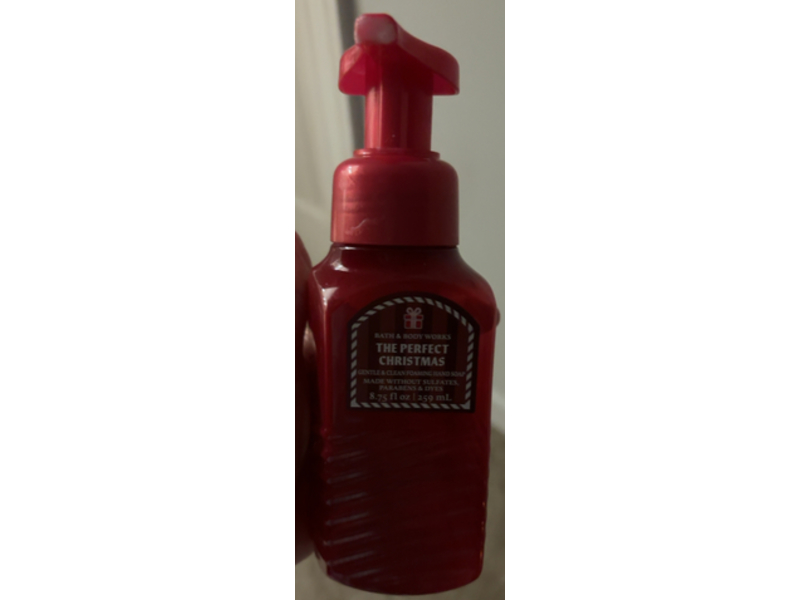 Bath & Body Works Gentle & Clean Foaming Hand Soap, The Perfect Christmas, 8.75 fl oz/259 mL, 3 Count