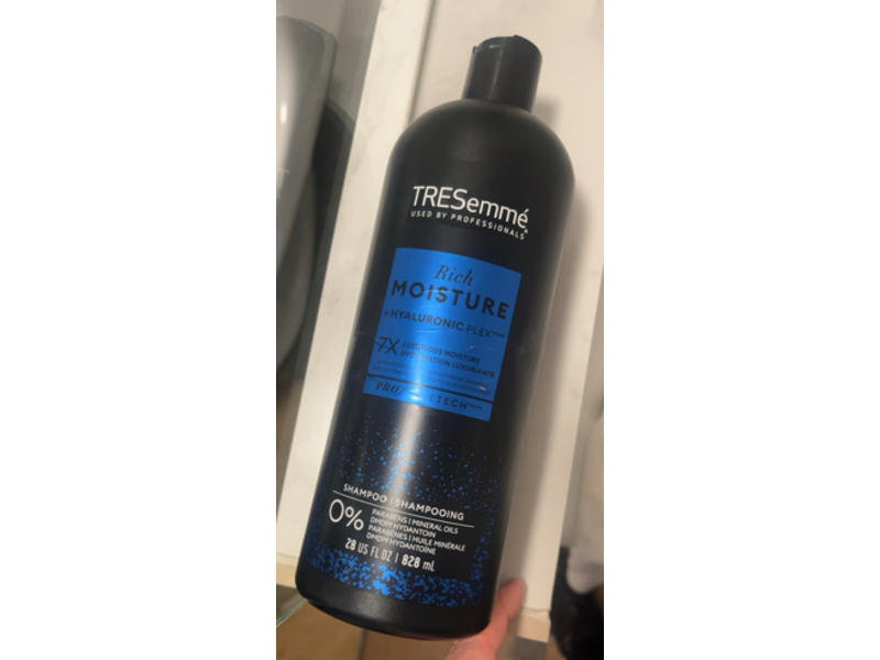 Tresemme Rich Moisture Shampoo, Hyaluromic Plex, 28 fl oz/828 mL