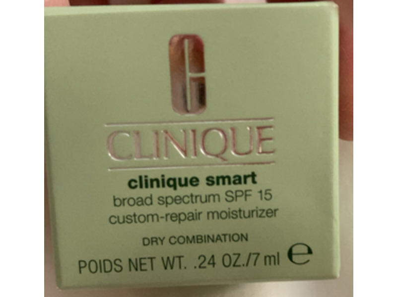 Clinique Custom Repair Moisturizer, Dry Combination, SPF 15, 0.24 oz/7 mL