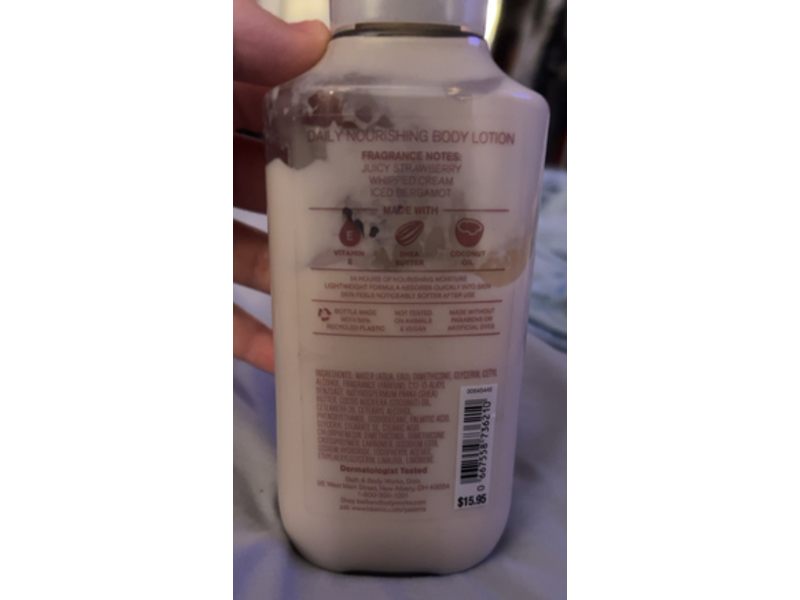 Bath & Body Works Daily Nourishing Body Lotion, Strawberry Snowflakes, 8 fl oz/236 mL