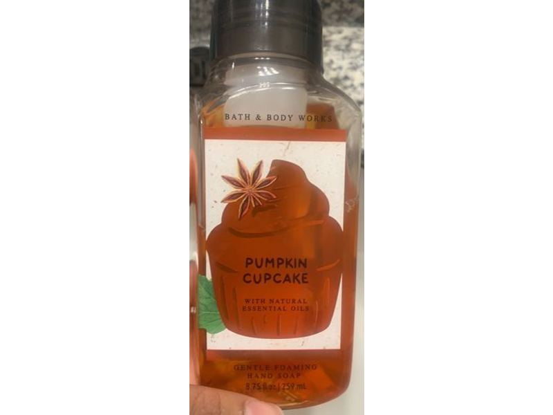 Bath & Body Works Pumpkin Cup Cake Gentle Foaming Hand Soap, 8.75 fl oz/259 mL