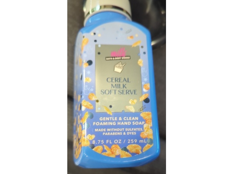 Bath & Body Works Gentle & Clean Foaming Hand Soap, Cereal Milk Soft Serve, 8.75 fl oz/259 mL