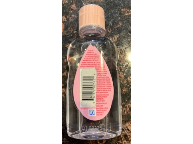 Johnson & Johnson Johnson's Baby Oil, 3 fl oz/89 mL, Pack Of 4