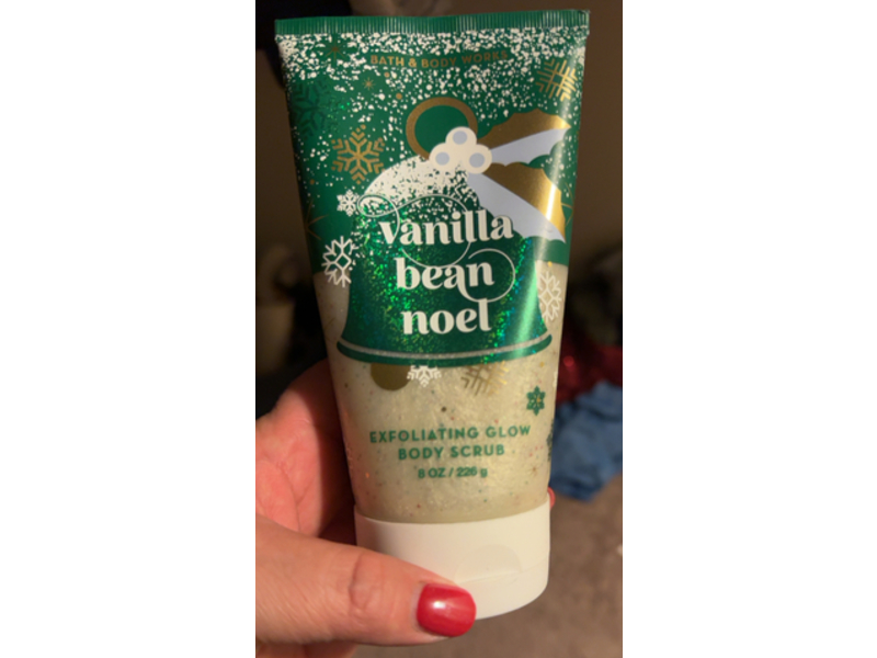 Bath & Body Works Exfoliating Glow Body Scrub, Vanilla Bean Noel, 8 oz/226 g