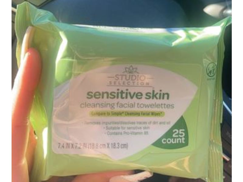 Studio Selection Sensitive Skin Cleansing Facial Towelettes, 25 Count