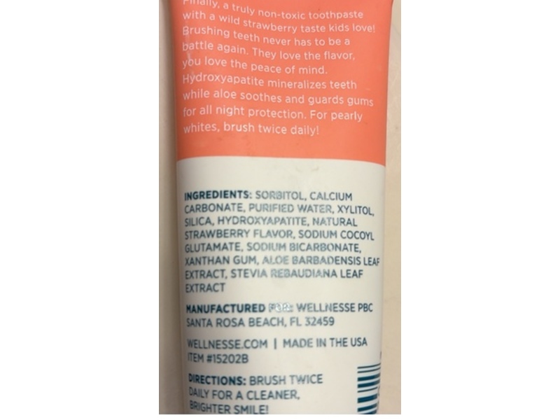 Wellnesse Children's Toothpaste, Strawberry, 4 oz/113 g