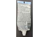 Neutrogena Ultra Sheer Dry-Touch Sunscreen , SPF 60, 88 mL - thumbnail 3
