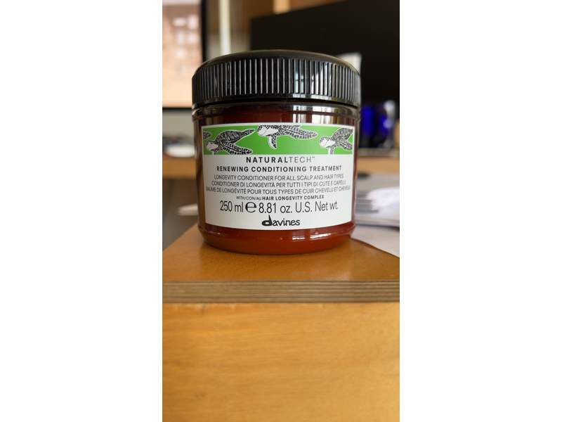 Davines Naturaltech Renewing Conditioning Treatment, 8.81 oz/250 mL