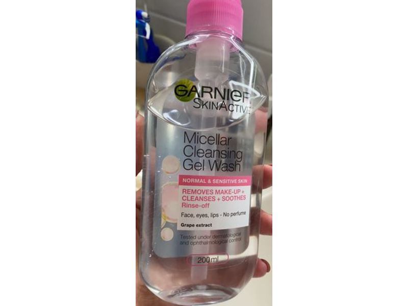 Garnier Skin Active Micellar Cleansing Gel Wash, Grape Extract, 200 mL