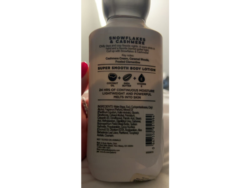 Bath & Body Works Body Lotion, Snowflakes & Cashmere, 8 fl oz/226 mL