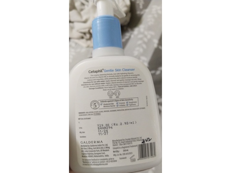 Cetaphil Gentle Skin Cleanser, Hydrating Glycerin Essential Vitamin B3 & Pro-vitamin B5, 250 mL