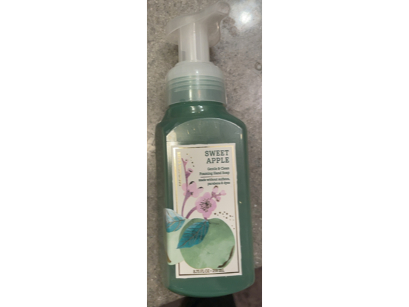 Bath & Body Works Gentle & Clean Foaming Hand Soap, Sweet Apple, 8.75 fl oz/259 mL