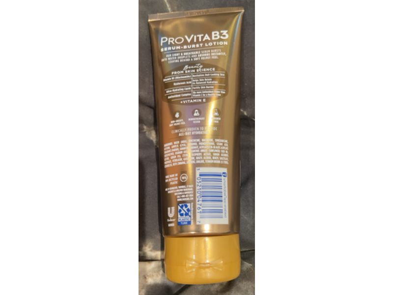 Vaseline Weightless Hydration Luminous Glow Serum Burst Lotion, Pro Vita B3, 7.5 fl oz/222 mL