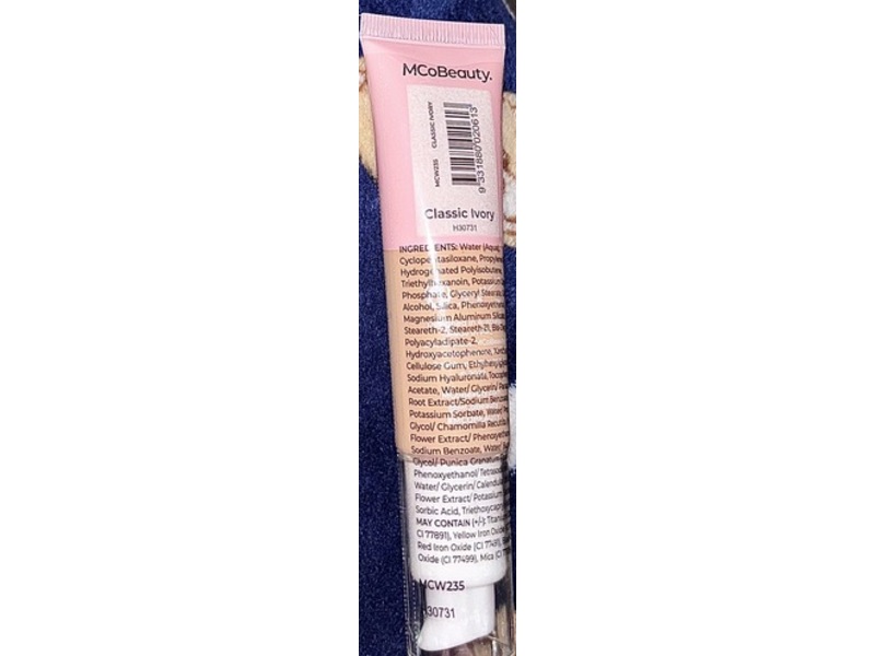 MCoBeauty Miracle Hydra Glow Oil Free Foundation, Classic Ivory, 1.01 fl oz/30 mL
