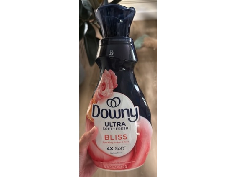 Downy Ultra Soft + Fresh Fabric Softener, Sparkling Amber & Rose, 39 Loads, 26 fl oz/780 mL