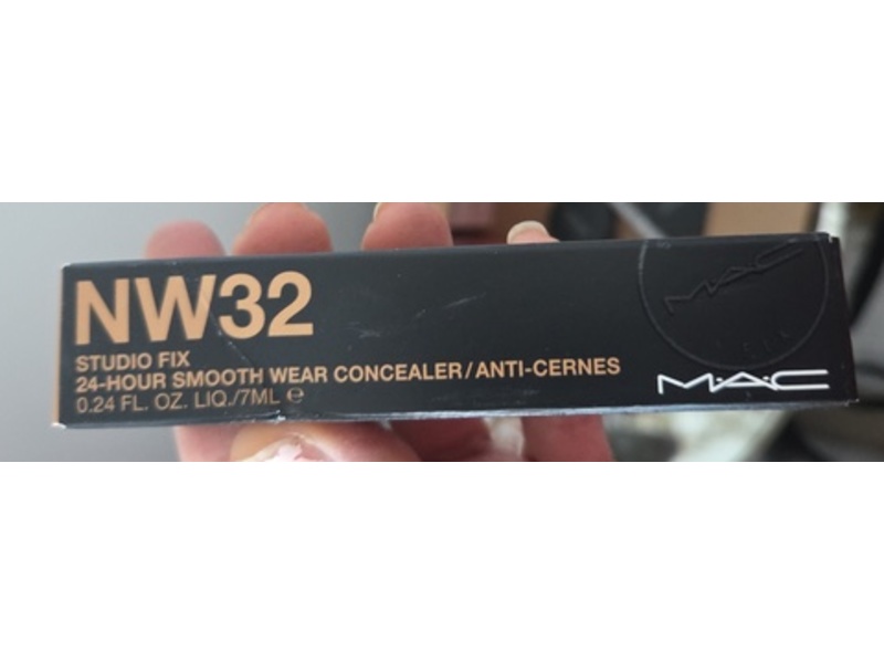 M.A.C Studio Fix 24 Hour Smooth Wear Concealer, Nw32 Neutral Beige, 0.24 fl oz/7 mL