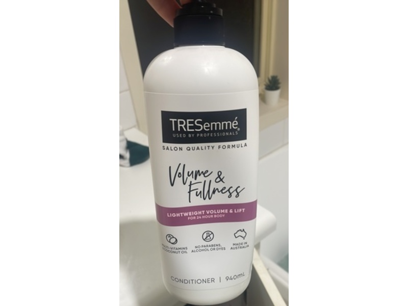 Tresemme Volume & Fullness Conditioner, 940 mL