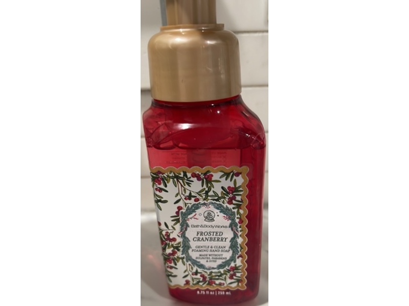 Bath & Body Works Gentle & Clean Foaming Hand Soap, Frosted Cranberry, 8.75 fl oz259 mL
