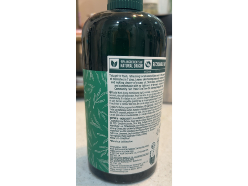 The Body Shop Tea Tree Skin Clearing Facial Wash, 13.5 fl oz/400 mL