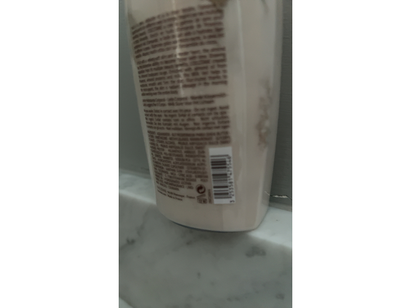 L'Occitane en Provence Moisturizing & Smoothing Milk Veil, Almond, 8 fl oz/240 mL