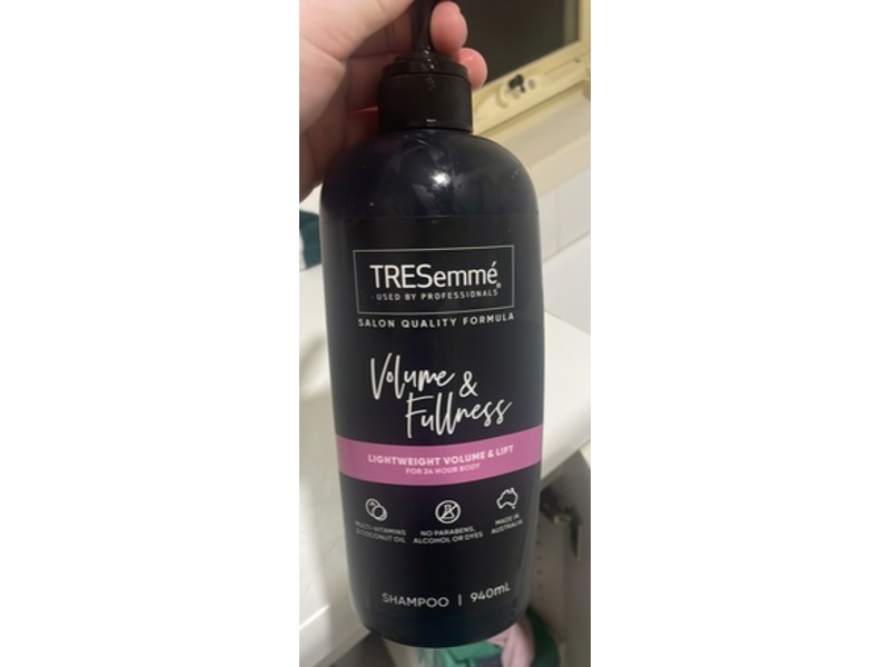 TREsemme Volume & Fullness Shampoo, Lightweight Volume & Lift, 940 mL