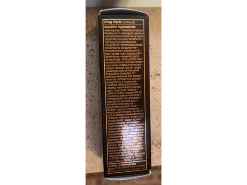 Tom Ford Shade & Illuminate Soft Radiance Foundation, SPF 50, 5.6 Ivory, 1 fl oz/30 mL