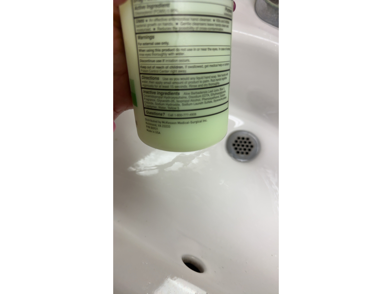 McKesson Antimicrobial Lotion Soap with Aloe,18 oz/532 mL