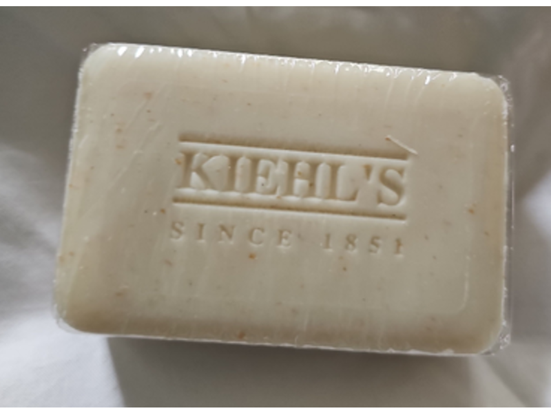 Kiehl's Ultimate Man Body Scrub Soap, Sloughing Bran+Oatmeal & Invigorating Citrus Extracts, 7.0 oz/200 g
