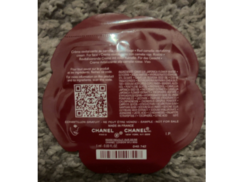 Chanel N°1 De Revitalizing Cream, Red Camellia, 0.03 fl oz/1 mL