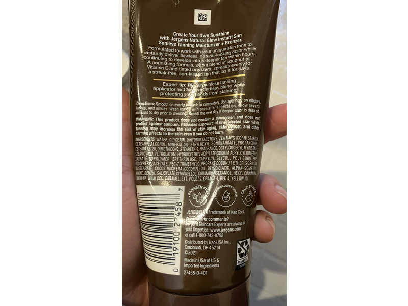 Jergens Natural Glow Instant Sun Sunless Tanning Moisturizer + Bronzer, Light Bronze, 6 oz/177 mL
