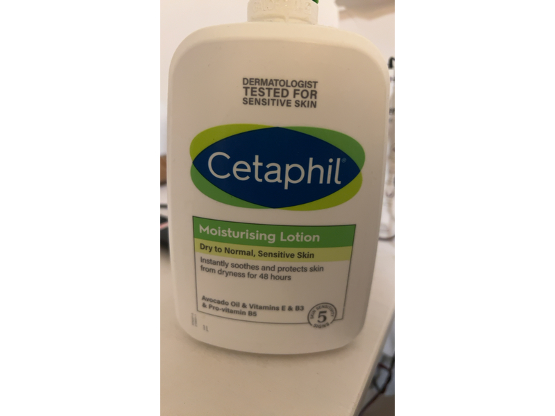 Cetaphil Moisturising Lotion, Avocado Oil + Vitamin E & B3 & Pro-Vitamin B5, 1L