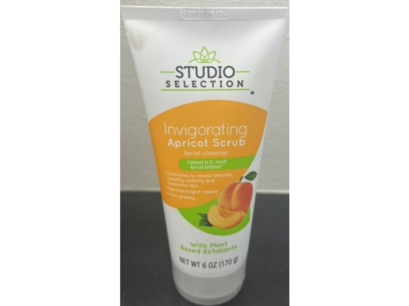 Studio Selection Invigorating Apricot Scrub Facial Cleanser, 6 oz/170 g.