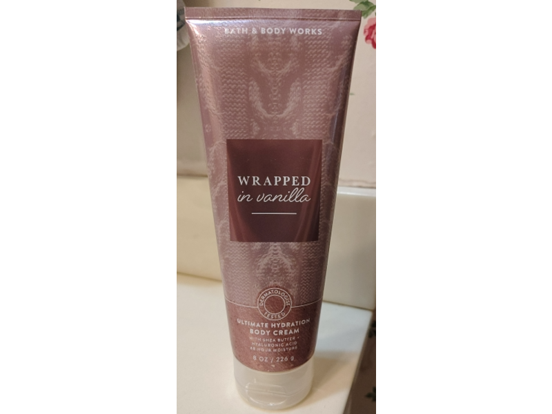 Bath & Body Works Ultimate Hydration Body Cream, Wrapped In Vanilla, 8 oz/226 g