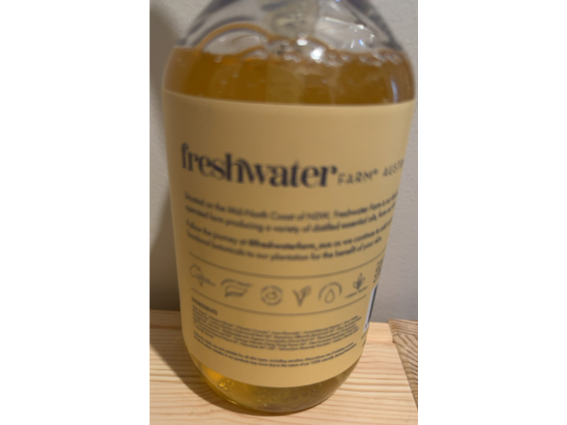 Freshwater Farm Australia Revitalising Castile Hand Wash, Mandarin+Cedarwood Oil, 16.9 fl oz/500 mL