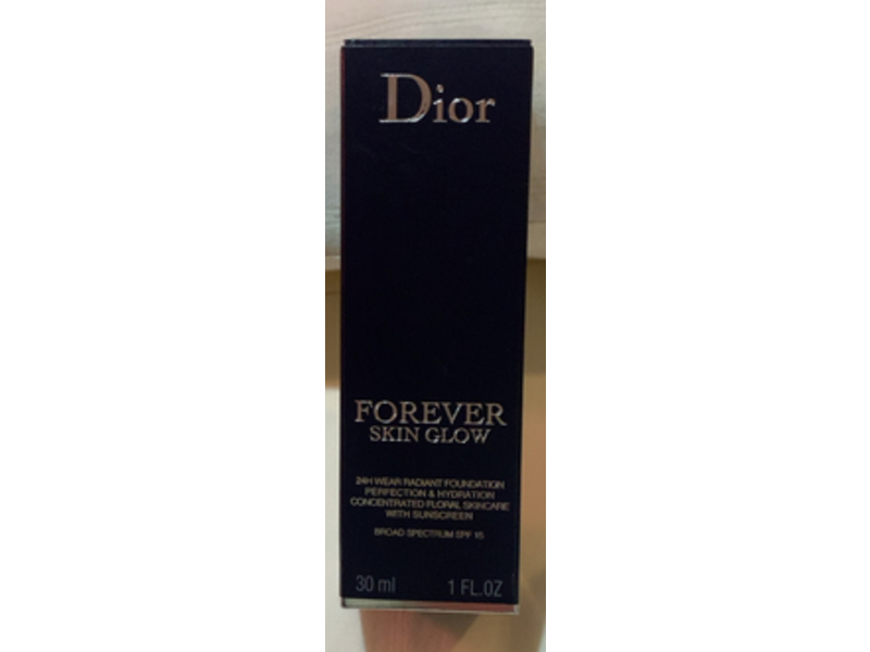 Dior Forever Skin Glow Foundation, 2.5W Warm/Glow, SPF 15, 1 oz/30 mL