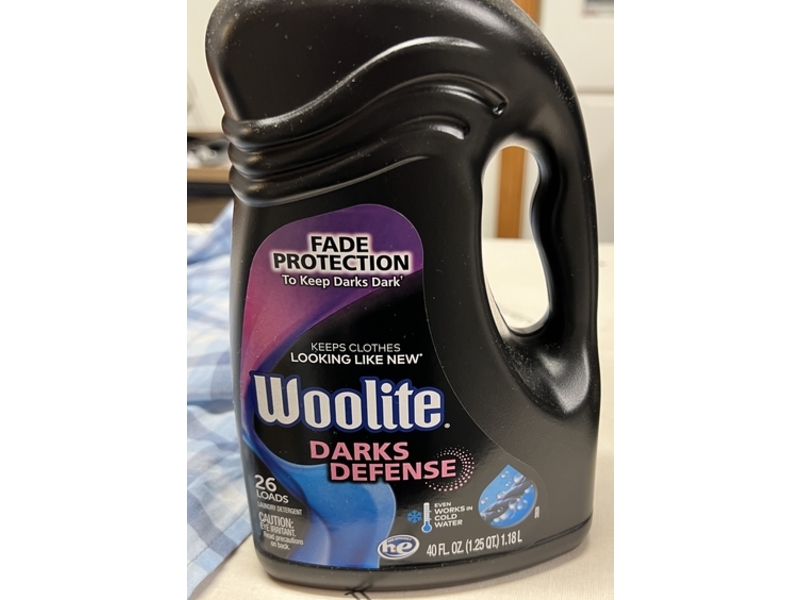 Woolite Darks Defense Liquid Laundry Detergent, 26 Loads, 40 fl oz/1.18 L