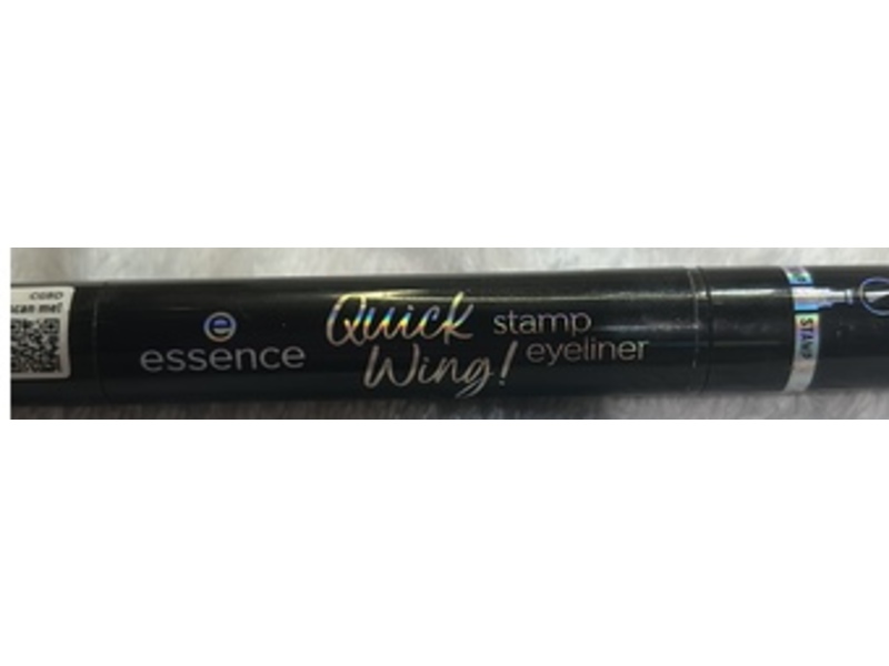 Essence Quick Wing! Stamp Eyeliner, 01 Black, 0.11 oz/3.5 mL