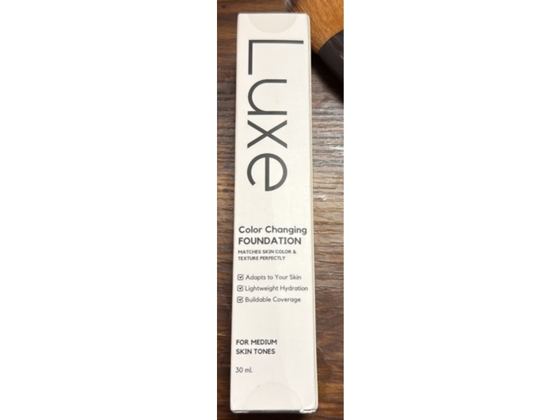 Luxe Color Changing Foundation, Medium, 30 mL