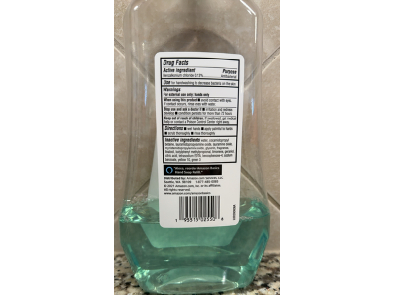 Amazon Basics Foaming Antibacterial Hand Soap, Pear Scent, 32 fl oz/946 mL