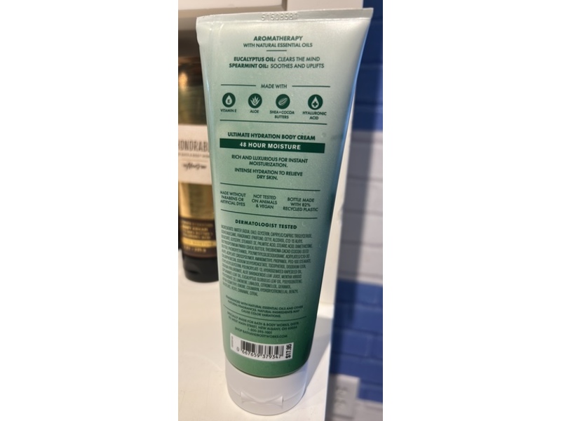 Bath & Body Works Stress Relief Ultimate Hydration Body Cream, Eucalyptus + Spearmint, 8 oz/226 g
