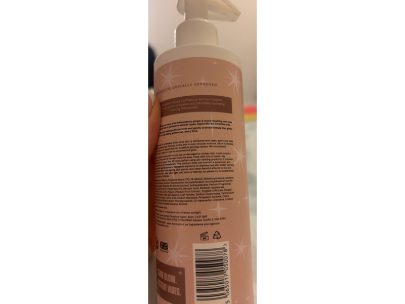 Solskin Daily Gradual Tanning Moisturiser, Medium To Dark, 6.76 fl oz/200 mL