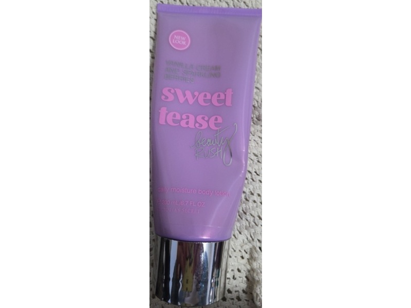 Victoria's Secret Beauty Rush Daily Moisture Body Lotion, Sweet Tease, 6.7 fl oz/200 mL