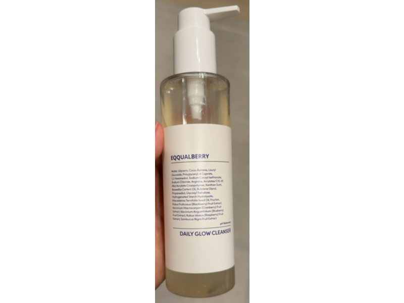 EqqualBerry pH Balanced Daily Glow Cleanser, 7.1 fl oz/210 mL