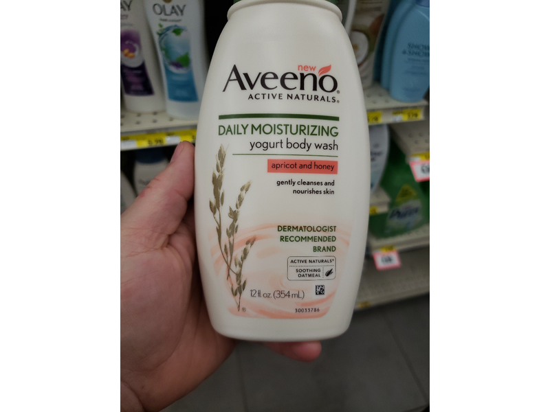 Aveeno Daily Moisturizing Yogurt Body Wash, 18 fl oz/532 mL