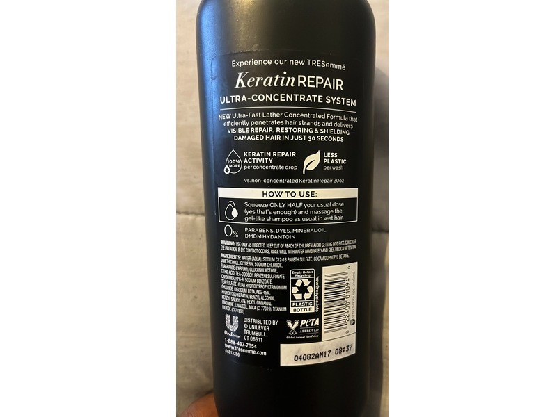 TRESemmé Ultra Keratin Repair Concentrate Shampoo, 20 fl oz/591 mL