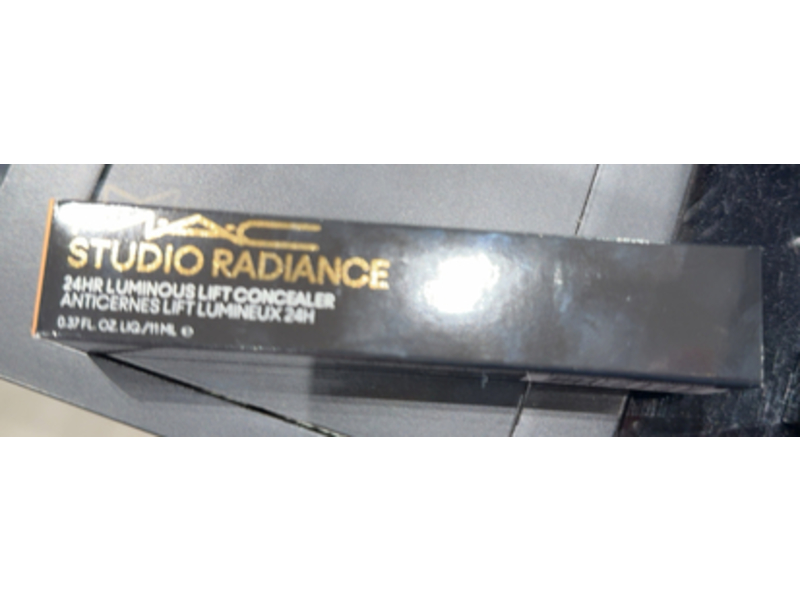 M.A.C Studio Radiance Luminous Lift Concealer, NC20, 0.37 fl oz/11 mL